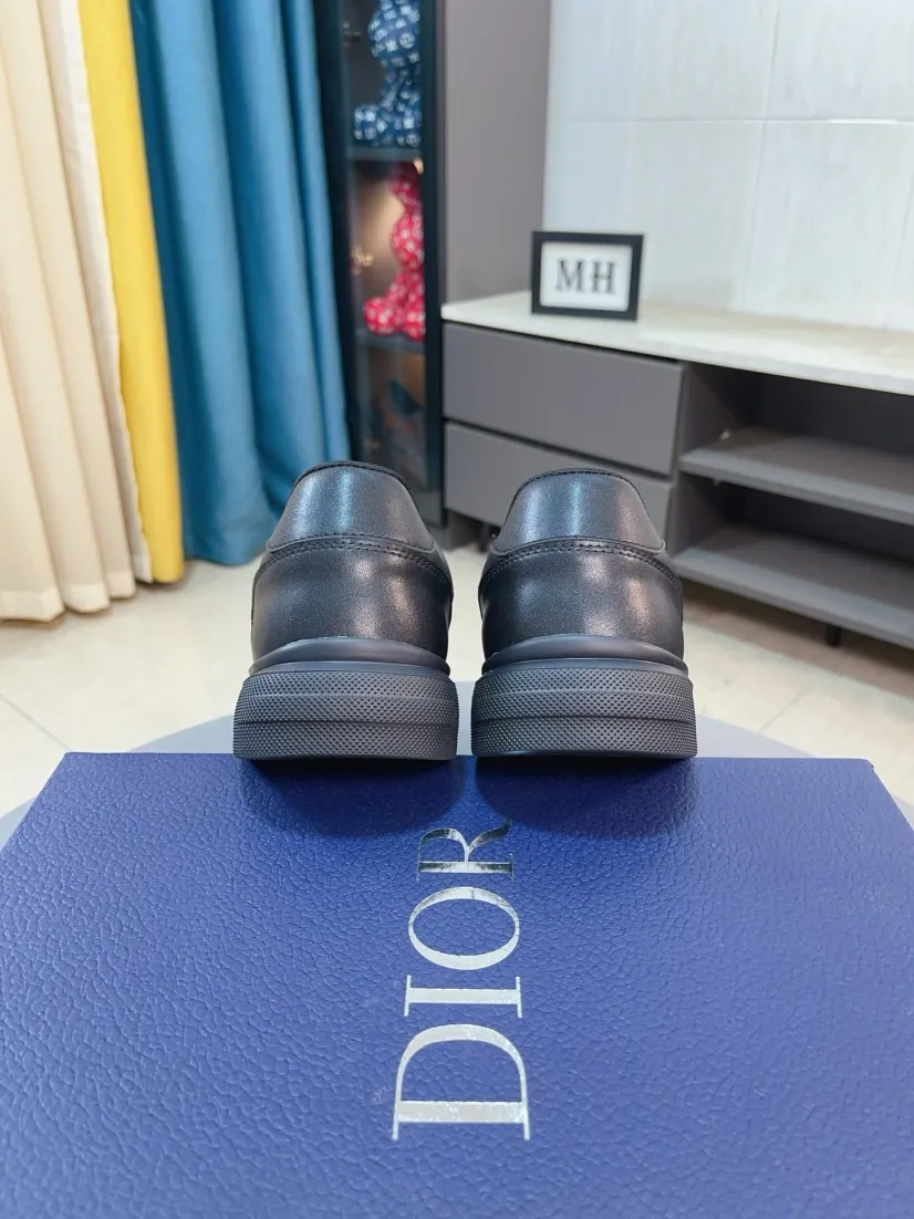 Men's men's shoes 💰420🌹🌹【Dior】Best-selling official website world premiere🔝Men's high-end brand of shoes latest series on the official website: uppers are made of imported cowhide with specially designed fabrics➕mesh breathable lining. Make walking more convenient and comfortable! Compared with the official quality, Midea’s 1:1 replica. Create a fashionable personality to set off your uniqueness! A must-have for trendy men! Classic style. Men's sizes: 38-44.